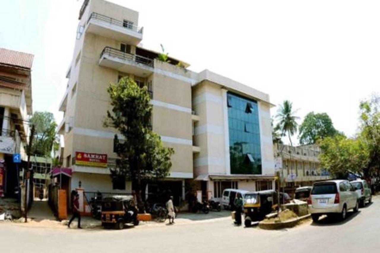 Hotel The Samrat Thiruvananthapuram Extérieur photo