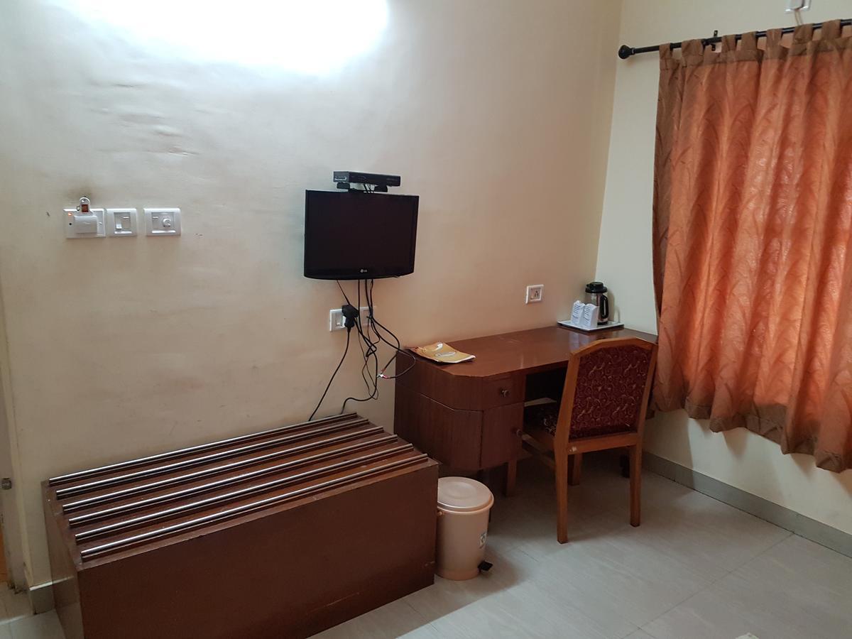 Hotel The Samrat Thiruvananthapuram Extérieur photo